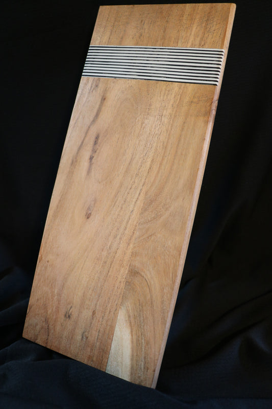 Cutting board w/black and white inlay